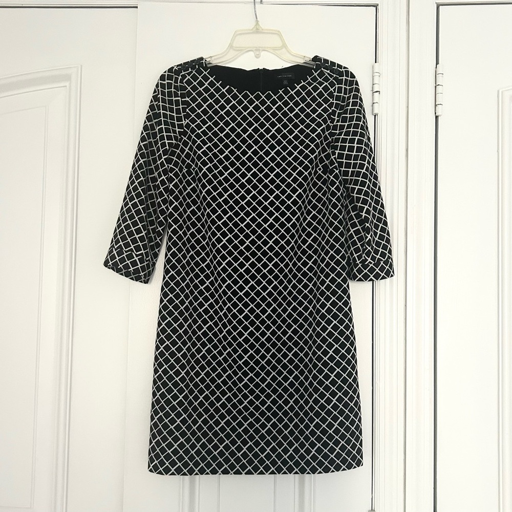 The Limited Black and White Shift Dress Size XS